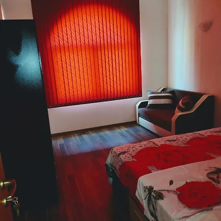 ред хаус Apartamento Sunny Beach