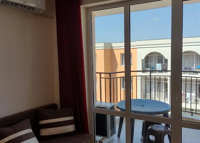 Apartment ред хаус *